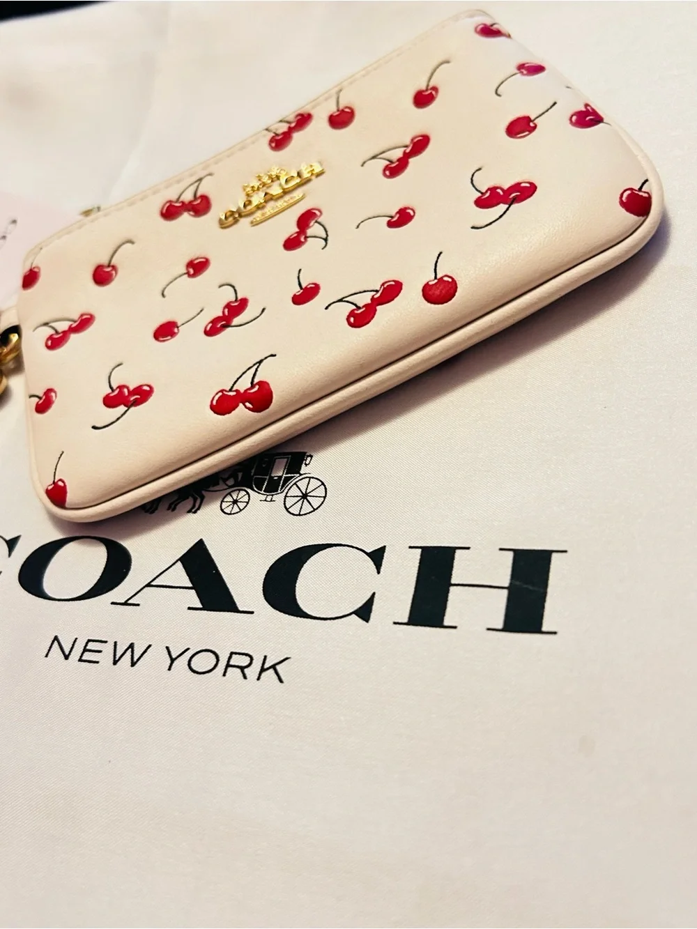 COACH Cherry Print/ W Heart Charm Wristlet Pouch